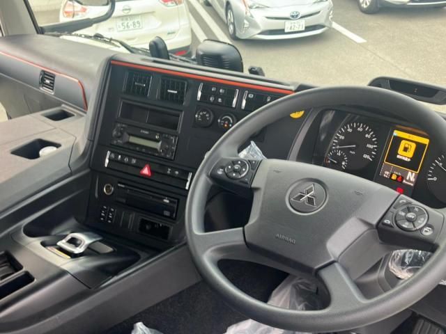 MITSUBISHI FUSOU SUPER GREAT 2025