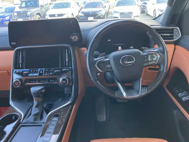 TOYOTA LEXUS LX600 2023