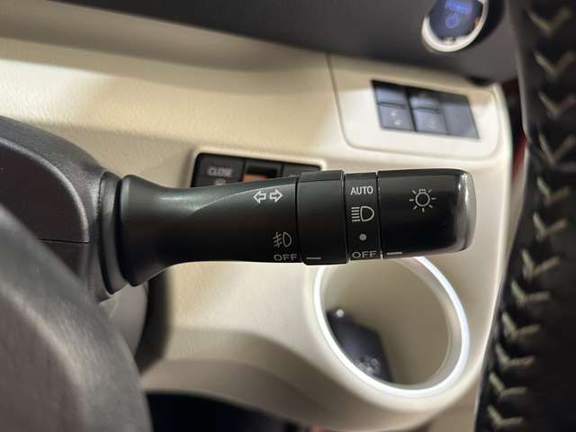 TOYOTA SIENTA HYBRID 2016