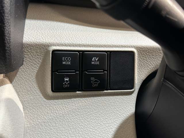 TOYOTA SIENTA HYBRID 2016