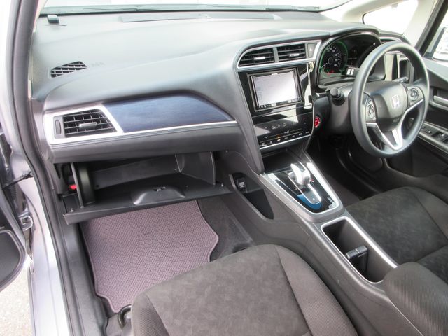 HONDA SHUTTLE HYBRID 2018