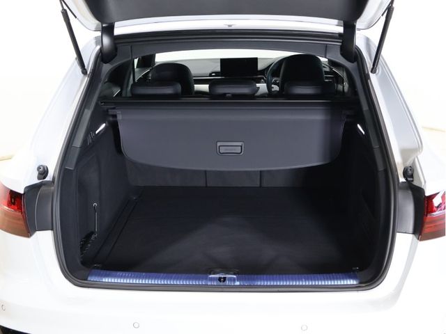 AUDI AUDI A4 AVANT 2023