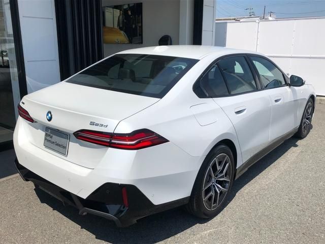 BMW BMW 5series sedan 2025