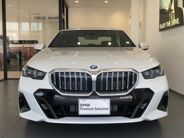 BMW BMW 5series sedan 2025