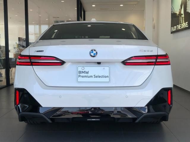 BMW BMW 5series sedan 2025