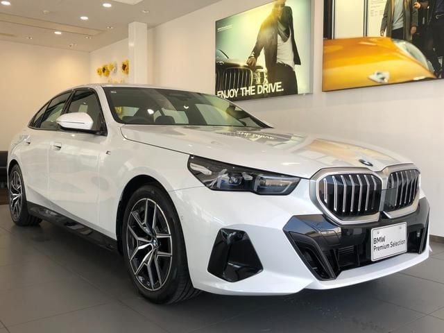 BMW BMW 5series sedan 2025