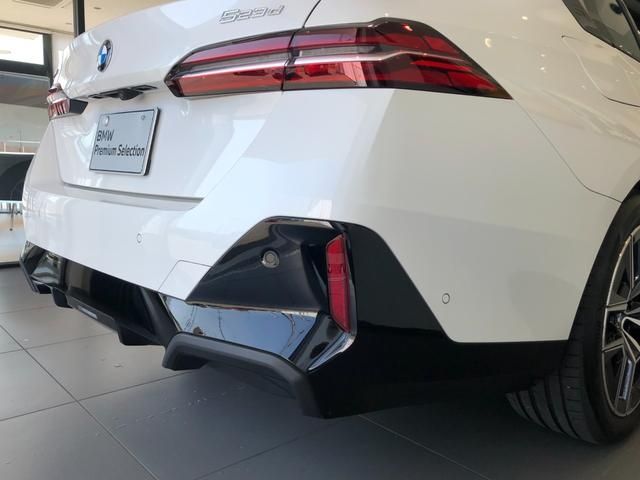 BMW BMW 5series sedan 2025