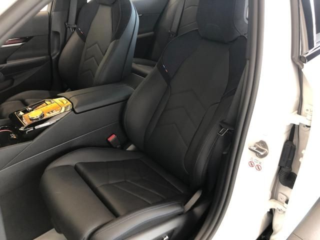 BMW BMW 5series sedan 2025