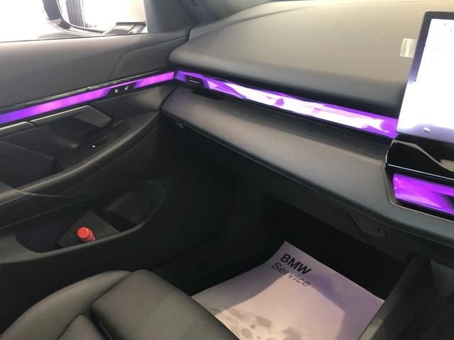 BMW BMW 5series sedan 2025