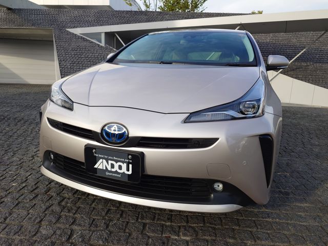 TOYOTA PRIUS 2019