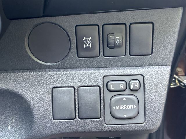 TOYOTA RACTIS 4WD 2011