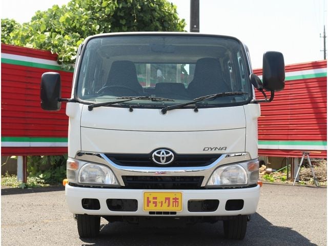 TOYOTA DYNA 2015