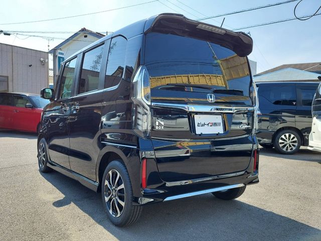 HONDA N BOX CUSTOM 2022