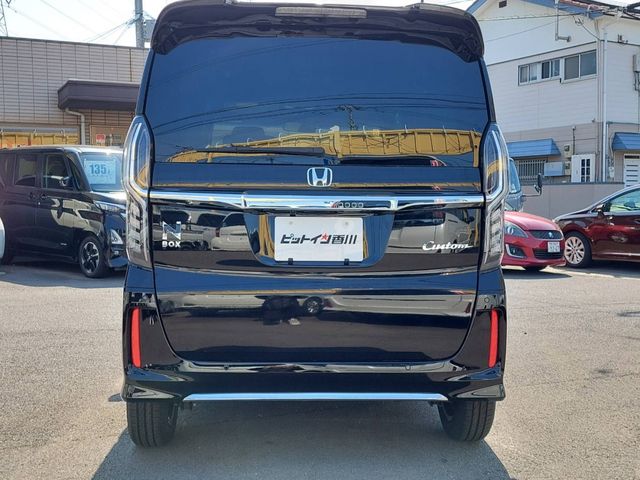 HONDA N BOX CUSTOM 2022