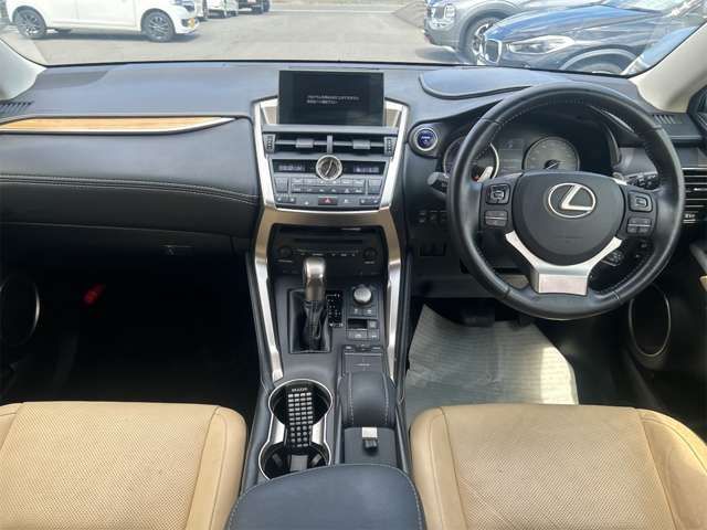 TOYOTA LEXUS NX300h AWD 2014