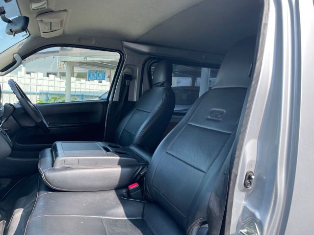 TOYOTA HIACE van 4WD 2011