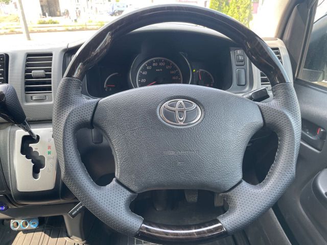 TOYOTA HIACE van 4WD 2011