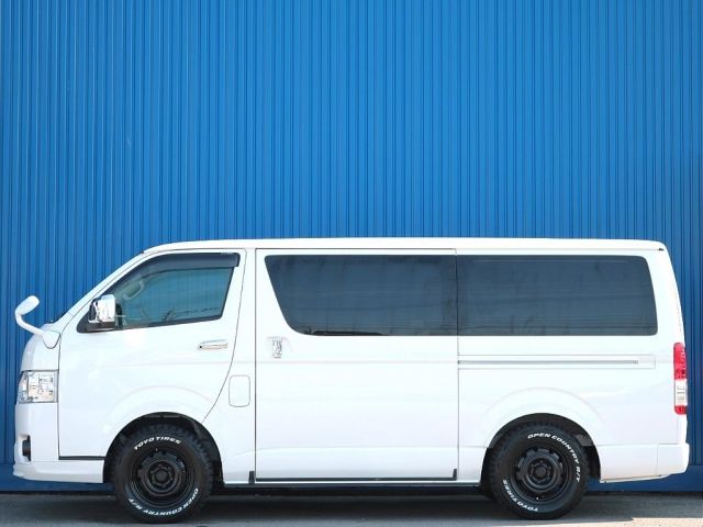 TOYOTA HIACE van 4WD 2022