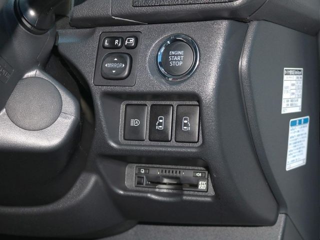 TOYOTA HIACE van 4WD 2022