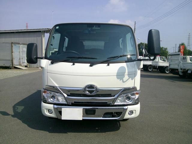 HINO DUTRO 2024
