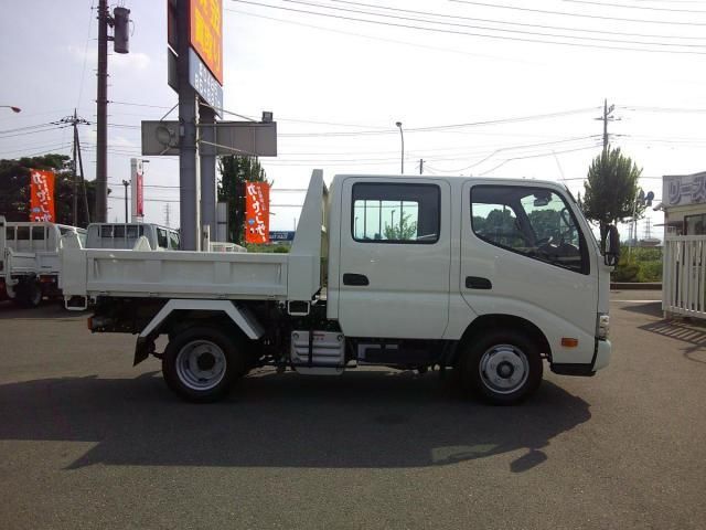 HINO DUTRO 2024
