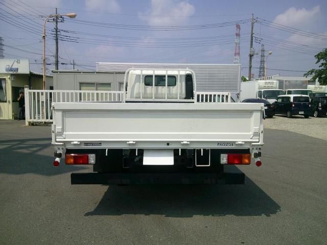 TOYOTA DYNA 2020