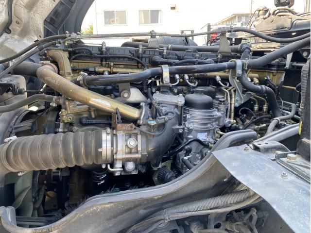 MITSUBISHI FUSOU SUPER GREAT 2014