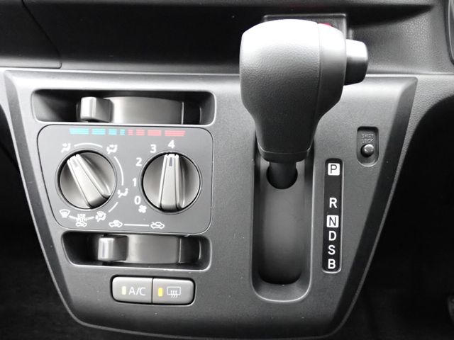 DAIHATSU MIRA e:S 2019