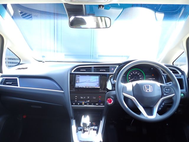 HONDA SHUTTLE HYBRID 2022