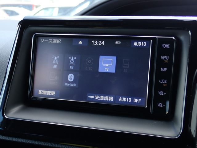 TOYOTA VOXY HYBRID 2019