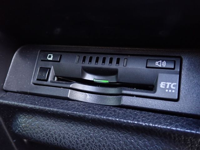 TOYOTA VOXY HYBRID 2019