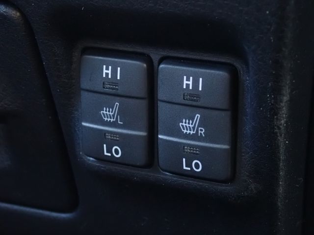 TOYOTA VOXY HYBRID 2019