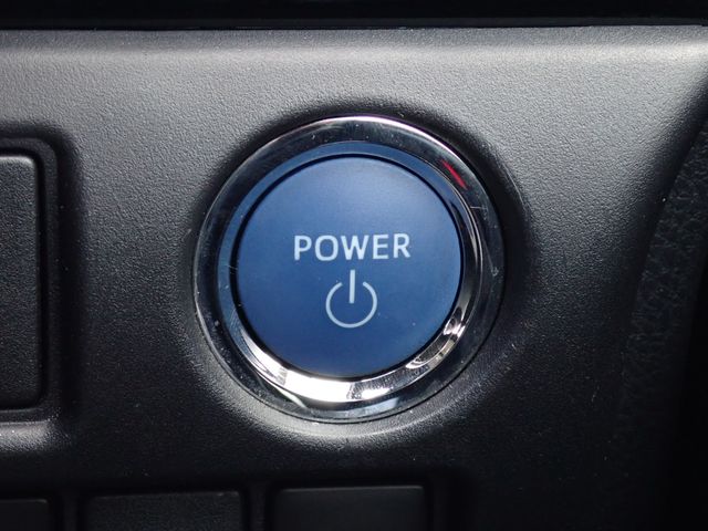 TOYOTA VOXY HYBRID 2019