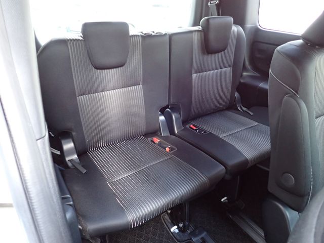 TOYOTA VOXY HYBRID 2019