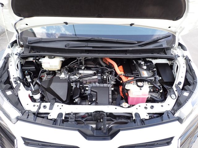 TOYOTA VOXY HYBRID 2019