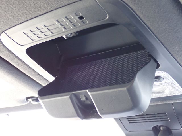 TOYOTA VOXY HYBRID 2019