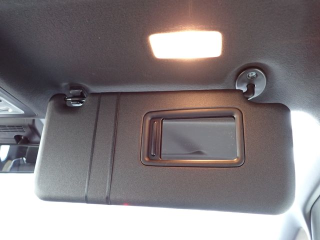 TOYOTA VOXY HYBRID 2019