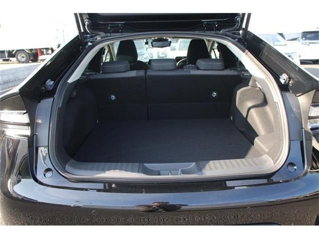 TOYOTA PRIUS PHV 2025