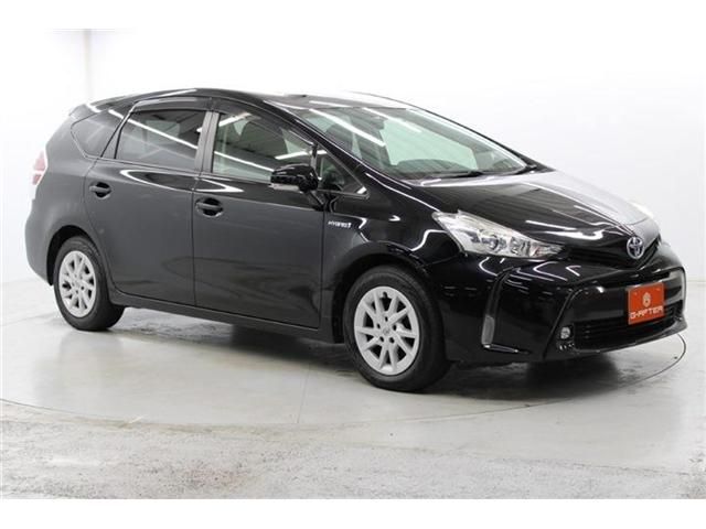 TOYOTA PRIUS Alpha 2015