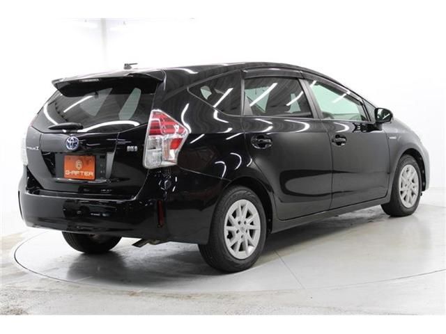 TOYOTA PRIUS Alpha 2015