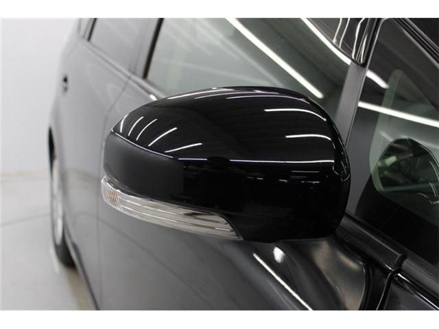 TOYOTA PRIUS Alpha 2015