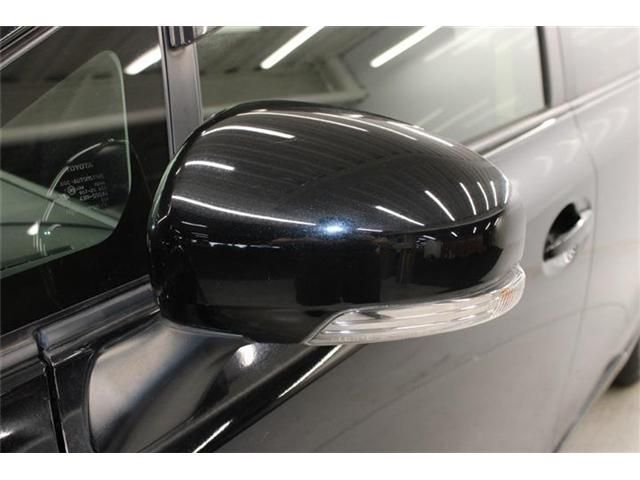 TOYOTA PRIUS Alpha 2015