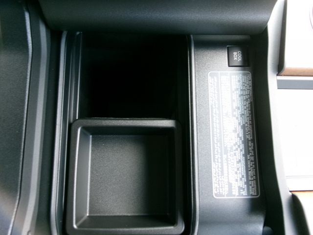 TOYOTA LEXUS LX600 2024