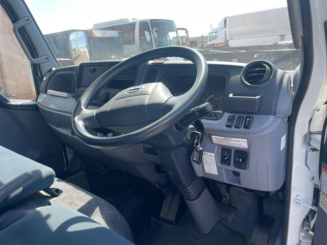 MITSUBISHI CANTER 2014