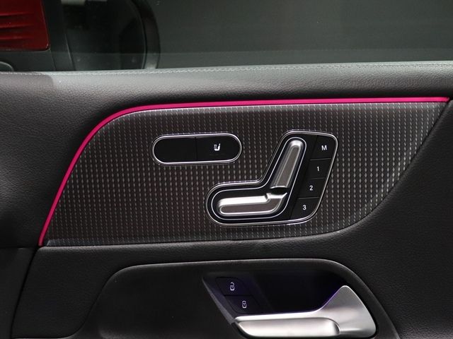 MERCEDES BENZ MERCEDES BENZ GLB 2022