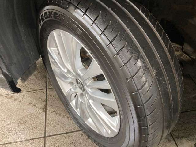 TOYOTA NOAH 4WD 2023