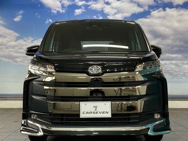 TOYOTA NOAH 4WD 2023
