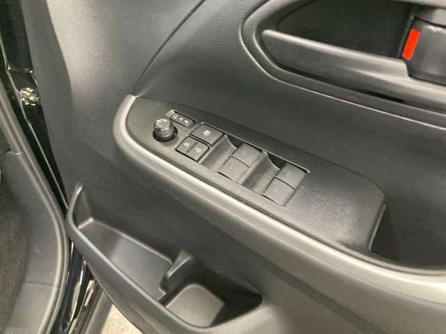 TOYOTA NOAH 4WD 2023