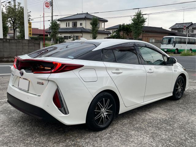 TOYOTA PRIUS PHV 2018