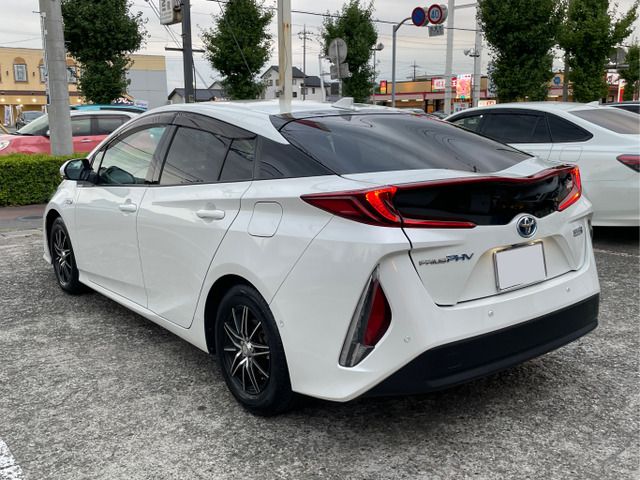 TOYOTA PRIUS PHV 2018